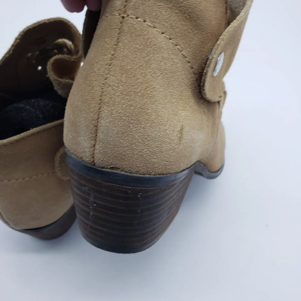 Plume by FarylRobin women US 9 DORAN tan suede ankle booties side snap woven